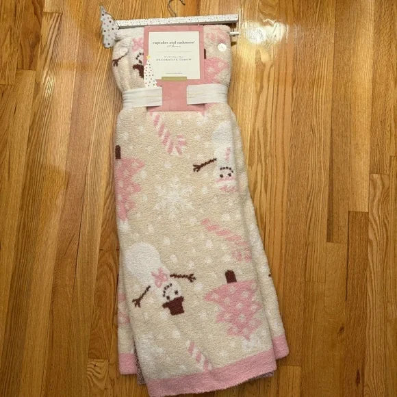NWT Cupcakes and Cashmere Pink White Viral Snowman Throw Christmas - Picture 3 of 8